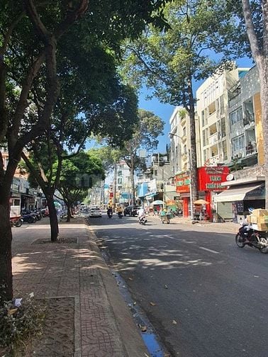 Bán nhà 12x26m đã có GPXD - mặt tiền Hùng Vương, Quận 5