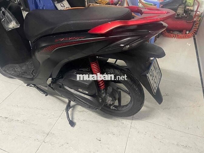 vission 2023 bản đặc biệt bánh lớn