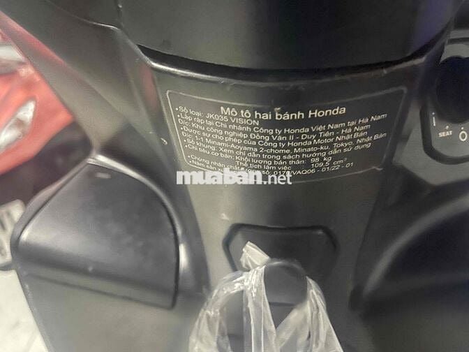 vission 2023 bản đặc biệt bánh lớn