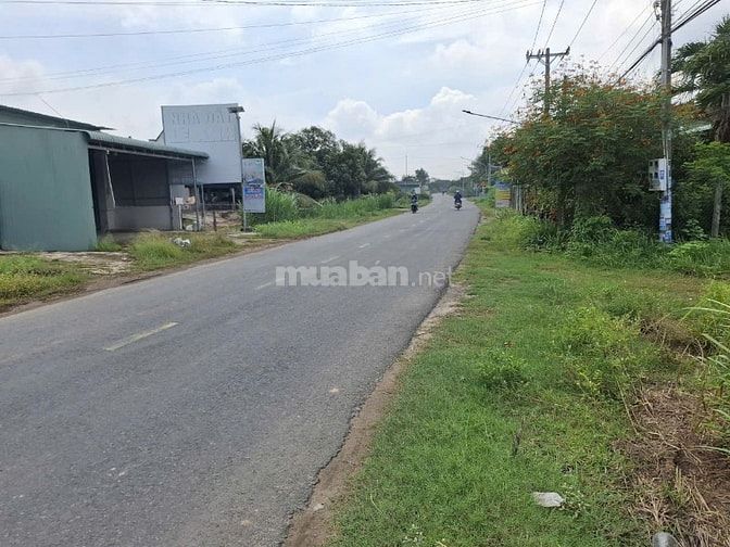 Nhà 1 trệt 1 lửng mặt tiền HL1. Gần KCN Phước Đông. 2,5 tỷ 