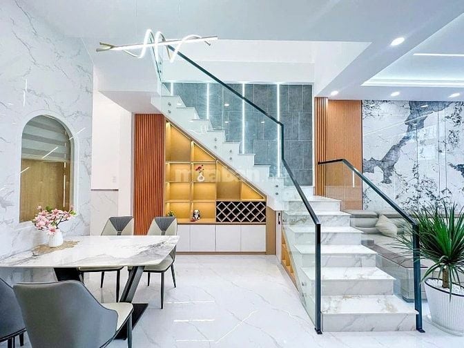 Bán nhà ngay Phan Chu Trinh, Bình Thạnh.Giá: 2 tỷ 510tr/75m2, sổ riêng