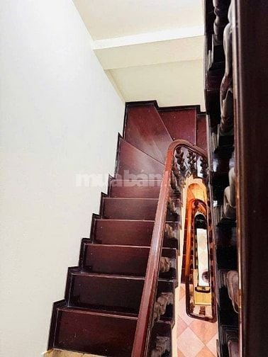 Siêu hiếm! Lô góc phố Huỳnh Thúc Kháng, 42m², ô tô đỗ cửa. 17.8 tỷ
