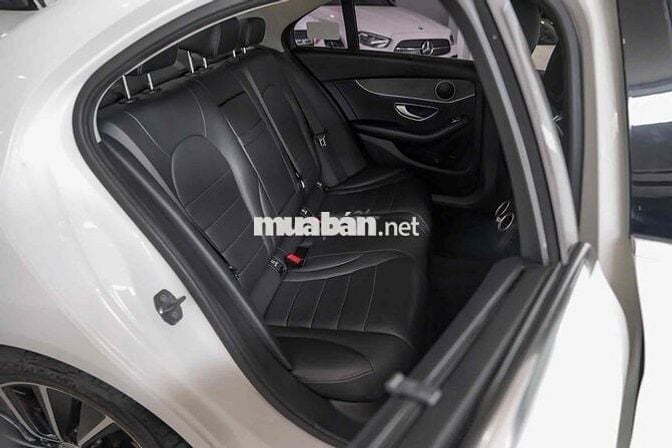 Mercedes Benz C200 2019 - 56789 km Bank 90%