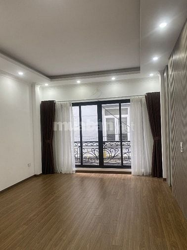 Bán nhà riêng 71m2, 17,6 tỷ Lĩnh Nam, nhà mới xây thang máy. Hoàng Mai