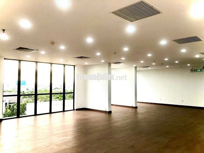 Cho thuê văn phòng gần giga mall trục Phạm Văn Đồng