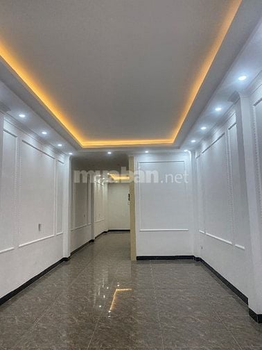 Bán nhà riêng 71m2, 17,6 tỷ Lĩnh Nam, nhà mới xây thang máy. Hoàng Mai