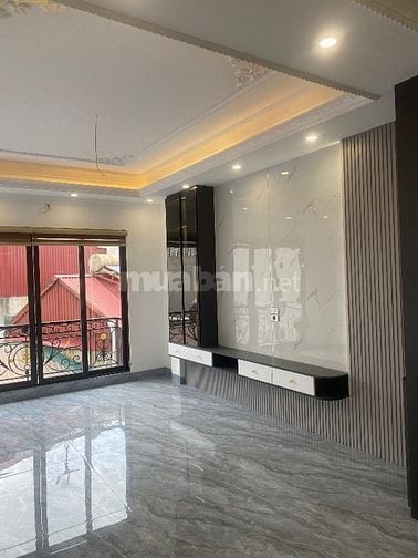 Bán nhà riêng 71m2, 17,6 tỷ Lĩnh Nam, nhà mới xây thang máy. Hoàng Mai