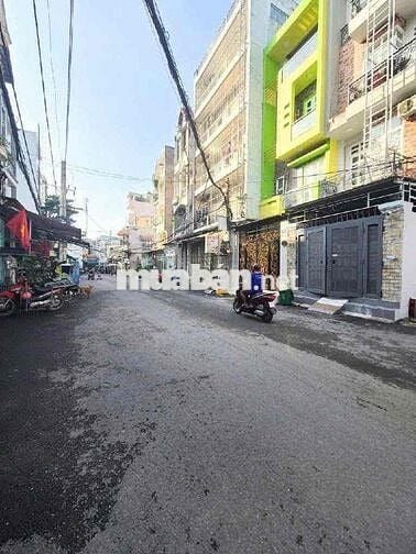Bán nhà Quang Trung, 5x14M, hxh, 3 tầng, sát chợ cầu