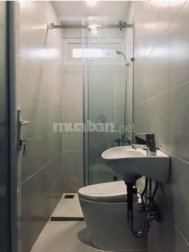 Cho thuê nhà hẻm 4m (XH) Trần Quang Diệu, P.14, Q.3 giá 14tr 