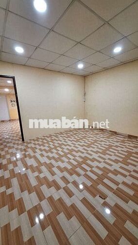 Nhà Hiếm Quận 8 Lương Văn Can 87.4m2 4 Phòng Ngủ Lớn Sân Đậu XeRộngRải