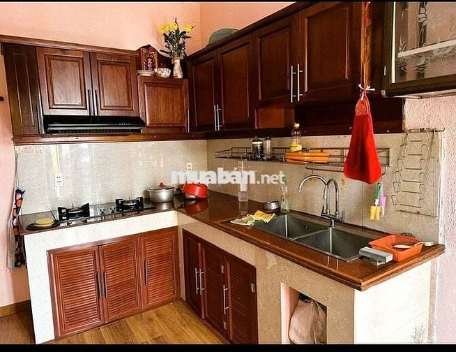 Nhà nguyên căn mặt tiền p.Linh Trung 2pn có nội thất tiện nghi