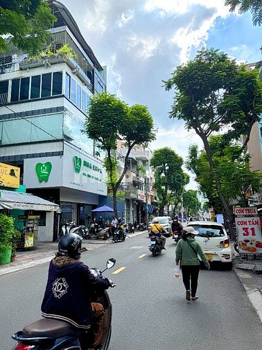BÁN NHÀ MẶT TIỀN : 483 BÀ HẠT - P. 8 - Q. 10 - TPHCM
