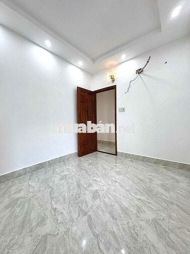 Nhà Lửng Hiện Đại - 3 Phòng Ngủ - Có Phòng Ngủ Trệt - Hẻm 90 Hùng Vươn