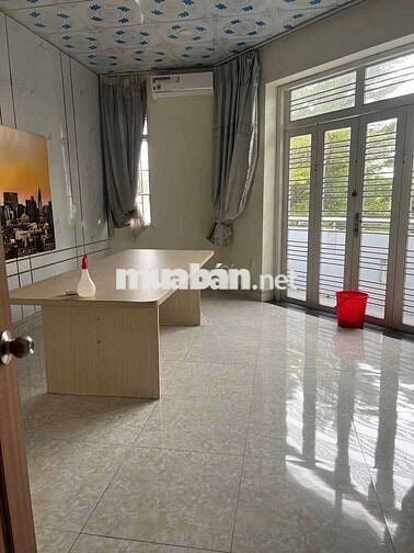 Cho thuê nhà 3pn 3wc căn góc gần đại học Bình Dương