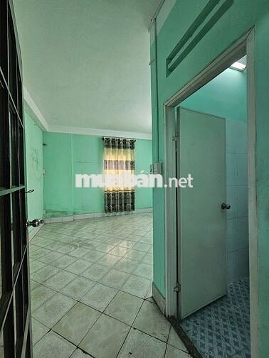 Cho thuê nhà mặt tiền đường 3/2, P.12, Q.10 giá 20tr