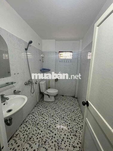 bán nhà cạnh quảng trường Phúc Yên