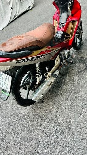 Futere X  nét nẹt đi vẫn 100km/h đi 1 tay