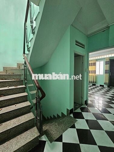 Cho thuê nhà mặt tiền đường 3/2, P.12, Q.10 giá 20tr