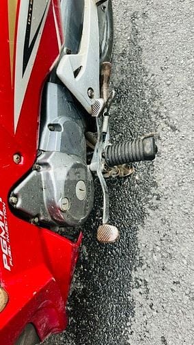 Futere X  nét nẹt đi vẫn 100km/h đi 1 tay