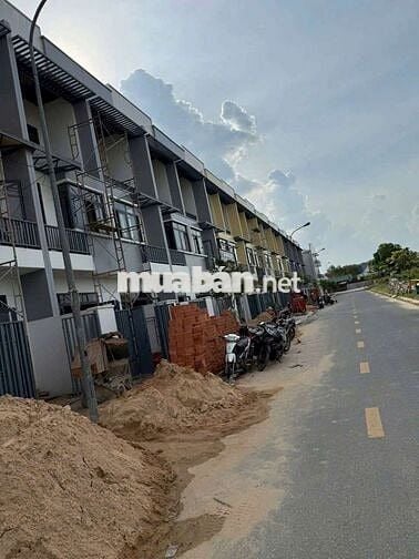 Bán nhà khu dân cư phước Đông, nhà 2 tầng giá 1,3 tỷ. NH hỗ trợ 80%