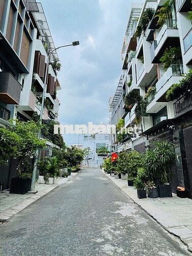 Nhà hẻm xe tải 4PN nội thất cao cấp. Tiện ở kết hợp làm VP, hoặc KD.
