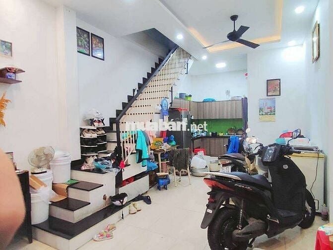 BÁN GẤP GIA NHỈNH 4 TY DIỆN TÍCH 48 M