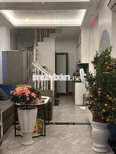 Nhà 5 Tầng Full Nội Thất Gần Trường Cấp 2 Long Biên – 6.x tỷ
