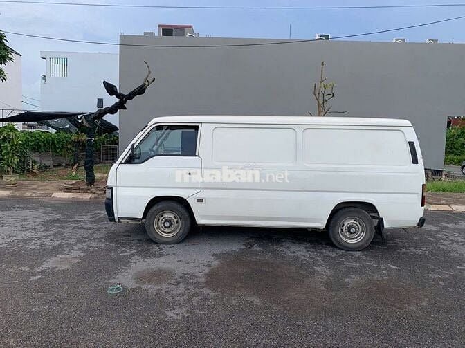Nissan Urvan 3 chỗ - 900kg