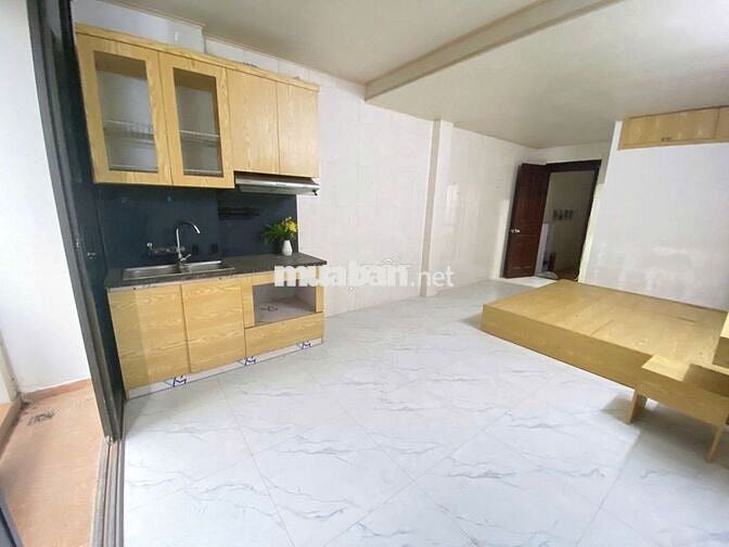 Phòng 245 lạc long quân, rộng 28m2 + có ban công