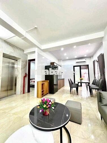 Căn hộ 60m2 3PN 2WC tại Dịch Vọng gần bãi đỗ Ô tô, ngõ to tiện ích