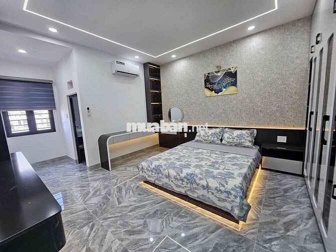 NHÀ 5 TẦNG MỚI XÂY THIẾT KẾ SANG TRỌNG Ô TÔ NGỦ TRONG NHÀ TCH10 Q12