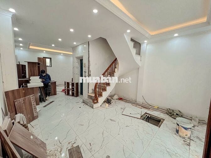 CCMN 50m2 x 6 Tầng Dòng Tiền 40tr/tháng – Ngay Chợ Thạch Bàn