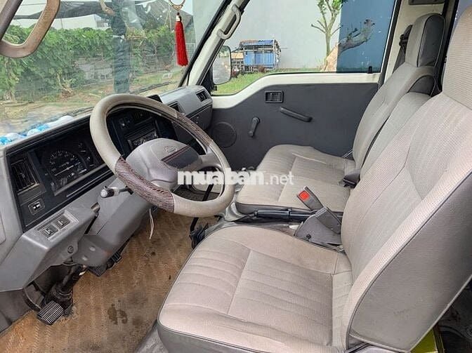 Nissan Urvan 3 chỗ - 900kg