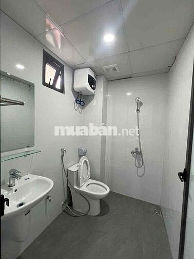 Căn hộ 60m2 3PN 2WC tại Dịch Vọng gần bãi đỗ Ô tô, ngõ to tiện ích