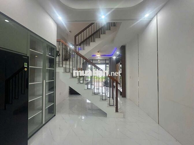 CHO THUÊ NHÀ LẦU 3PN SẴN NỘI THẤT KDC PHÚ AN GẦN CHỢ 12TR/THÁNG