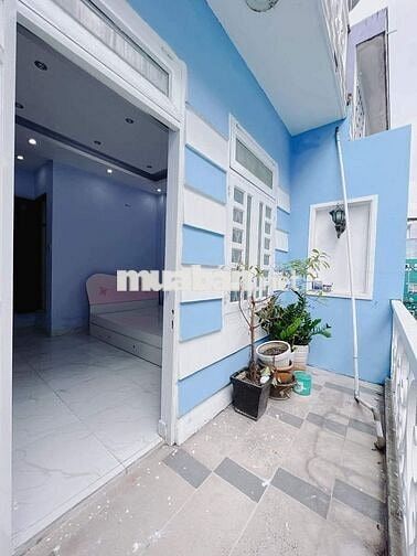 NHÀ NGUYỄN KHOÁI Q4 - HẺM 4m- 32m2 - 3 LẦU KO QH- GIÁ 5 TỶ NHỈNH