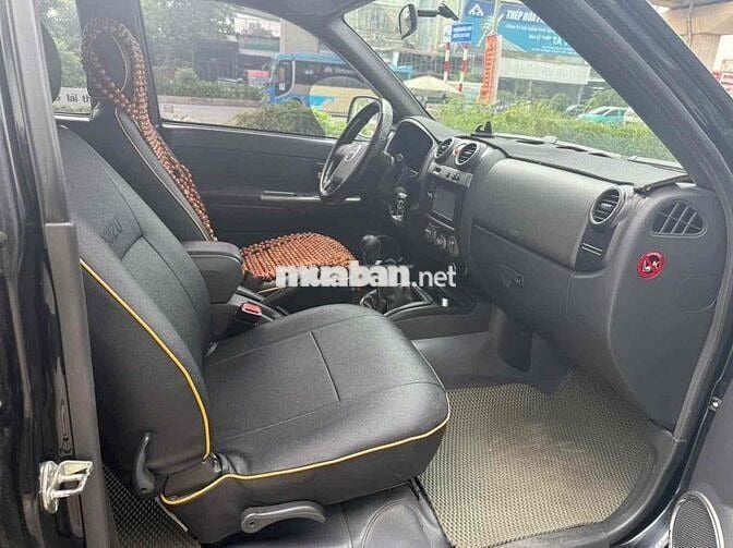 Isuzu Dmax 2011 LS 3.0 4x4 MT - 135000 km