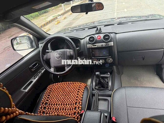 Isuzu Dmax 2011 LS 3.0 4x4 MT - 135000 km