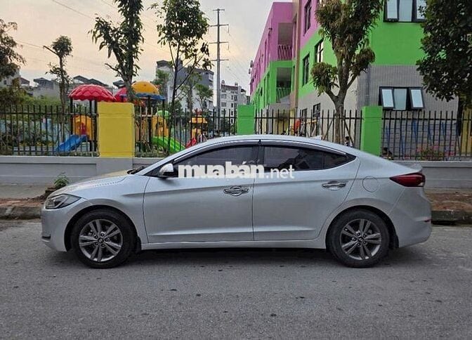 Hyundai Elantra 2016 xe tư nhân gia đình sử dụng