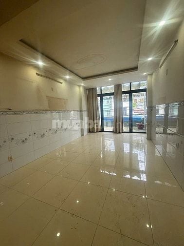 Bán Nhà Mặt Tiền Lạc Long Quân P.3 Quận 11, giá cực tốt