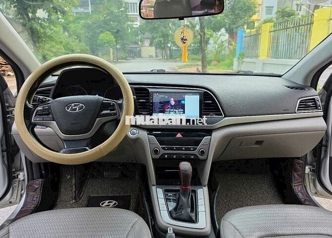 Hyundai Elantra 2016 xe tư nhân gia đình sử dụng