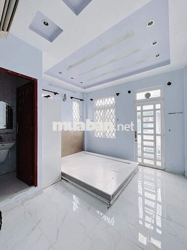 NHÀ NGUYỄN KHOÁI Q4 - HẺM 4m- 32m2 - 3 LẦU KO QH- GIÁ 5 TỶ NHỈNH