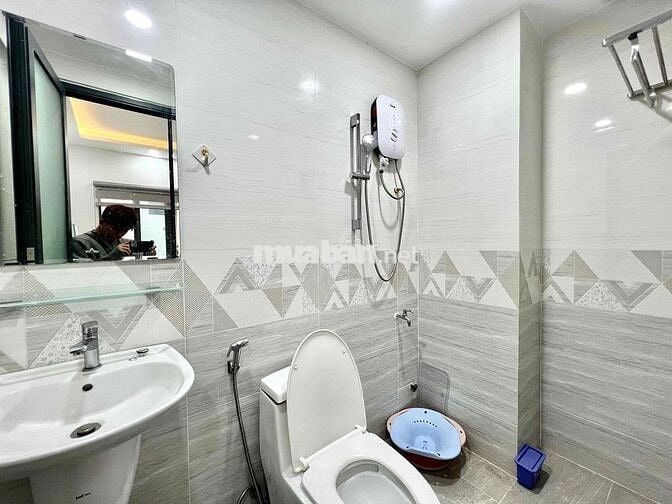 Căn Hộ Thiết Kế Hiện Đại Full NT Thang Máy Ngay Đại Học Bách Khoa Q10