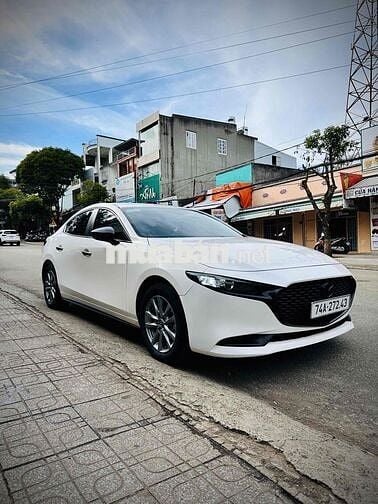 Mazda 3 2023 1.5L Deluxe - 15000 km