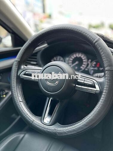 Mazda 3 2023 1.5L Deluxe - 15000 km