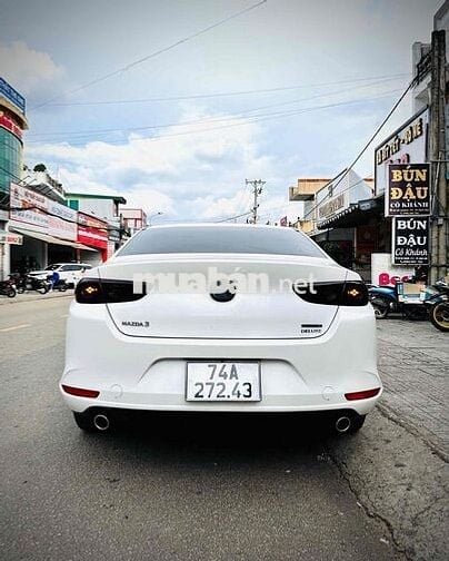 Mazda 3 2023 1.5L Deluxe - 15000 km
