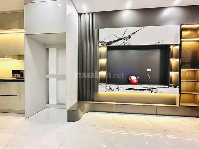 Bán Nhà Tại Phố Tôn Đức Thắng, 9,68 tỷ, 45 m2 x 6 Tầng, Thang Máy