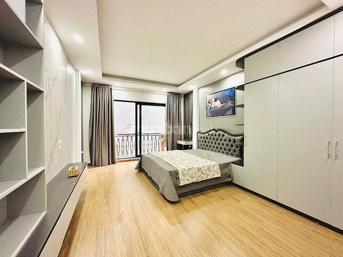 Bán Nhà Tại Phố Tôn Đức Thắng, 9,68 tỷ, 45 m2 x 6 Tầng, Thang Máy