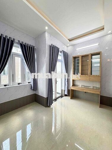 Nhà Lầu Hoàn Công - gần Đại học Y Dược - chỉ 2 tỷ 590