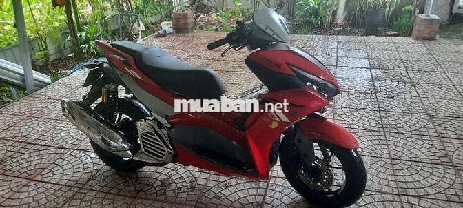 Xe chính chủ vợ đứng tên